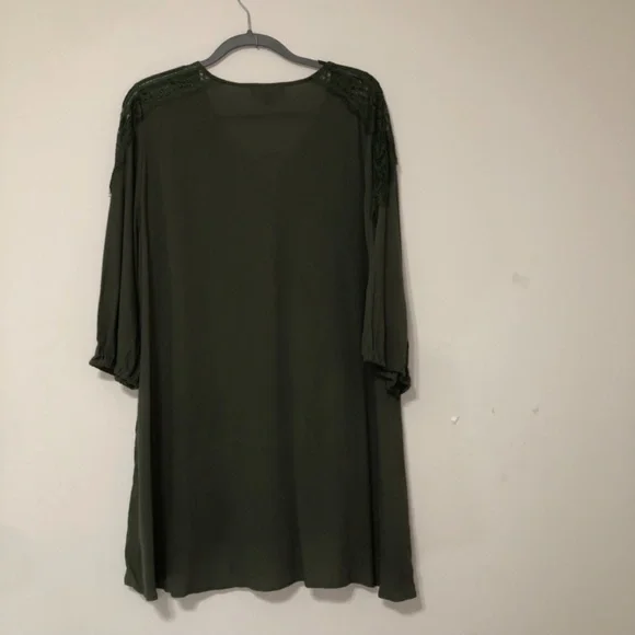 Suzanne Betro Green Blouse with Lace Detail Size 1X (E) - Picture 5 of 6